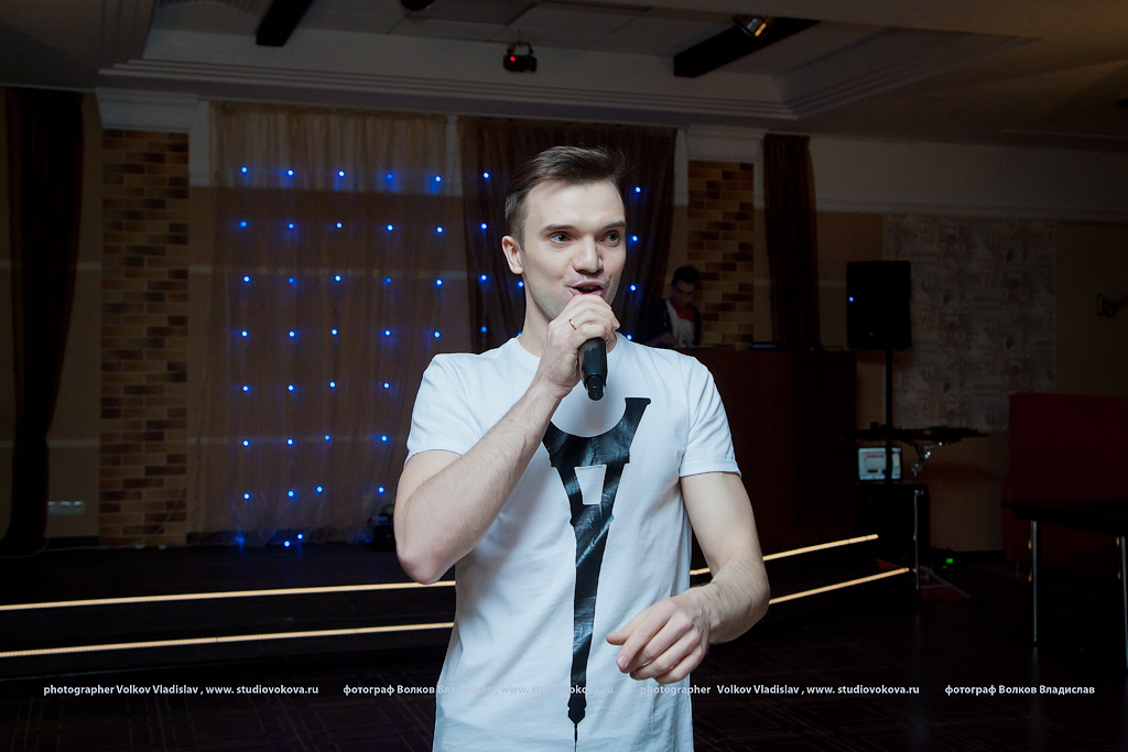 Дмитрий Матушкин ( вокал ) 